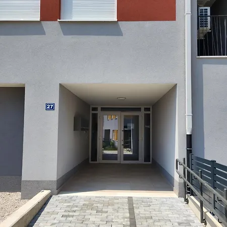 Apartament Nikolaj *